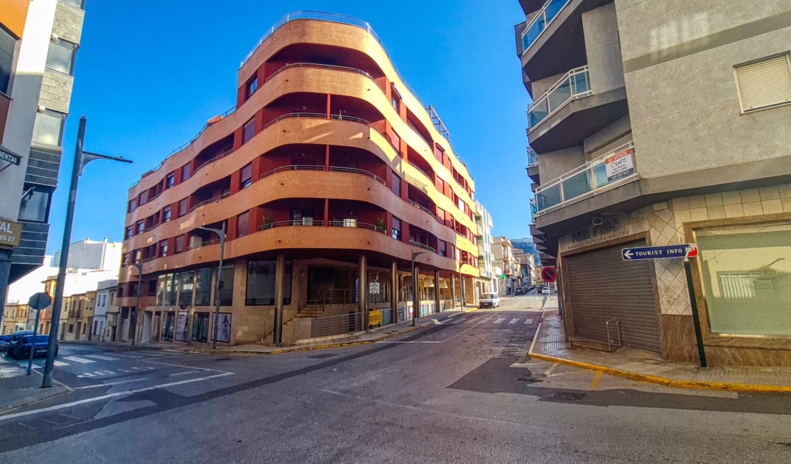 Commercial for rent in Pego - € 900 (Ref: 9347663)