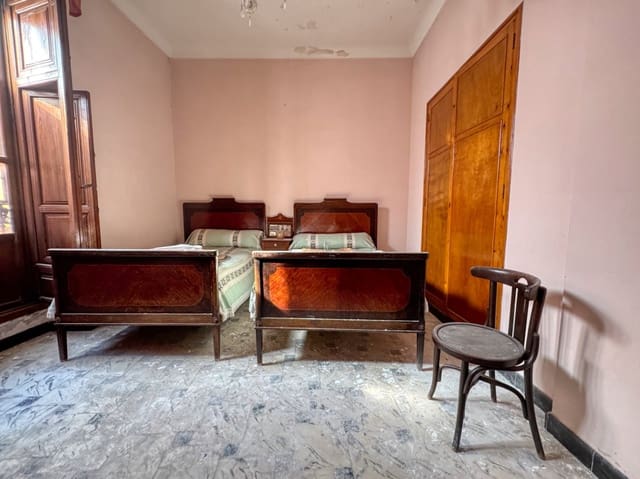 10 bedroom Townhouse for sale in Pego with garage - € 320,000 (Ref: 9392065)