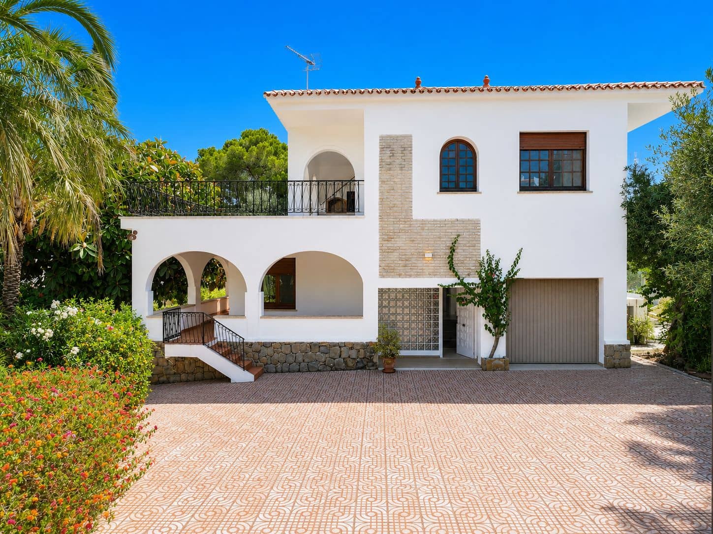 4 bedroom Villa for sale in Denia with pool garage - € 750,000 (Ref: 9403193)
