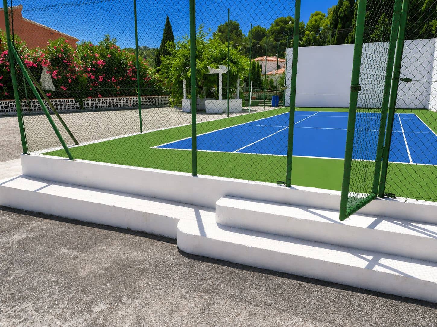 4 bedroom Villa for sale in Denia with pool garage - € 750,000 (Ref: 9403193)