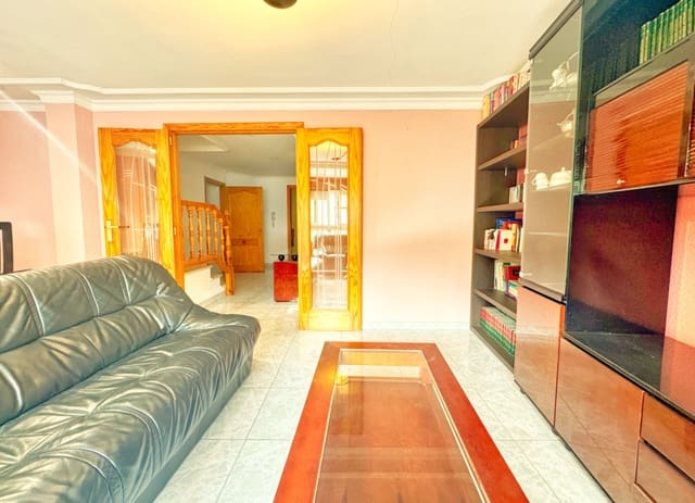 3 bedroom Townhouse for sale in Oliva Pueblo, Oliva with garage - € 269,000 (Ref: 9409017)