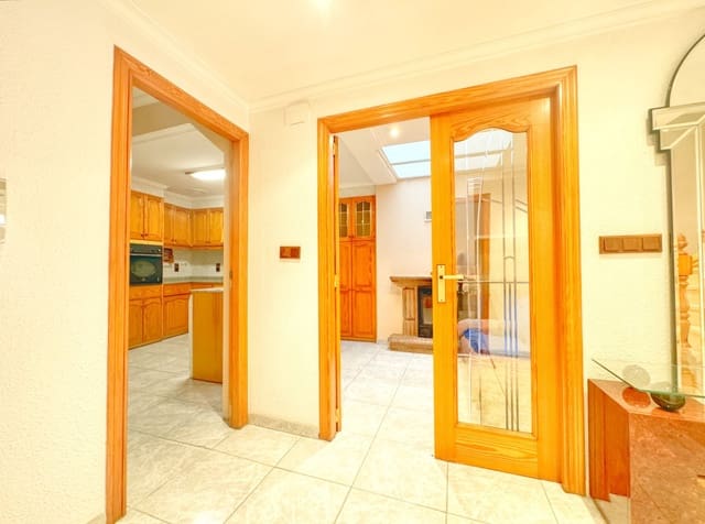 3 bedroom Townhouse for sale in Oliva Pueblo, Oliva with garage - € 269,000 (Ref: 9409017)