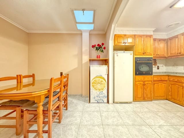 3 bedroom Townhouse for sale in Oliva Pueblo, Oliva with garage - € 269,000 (Ref: 9409017)