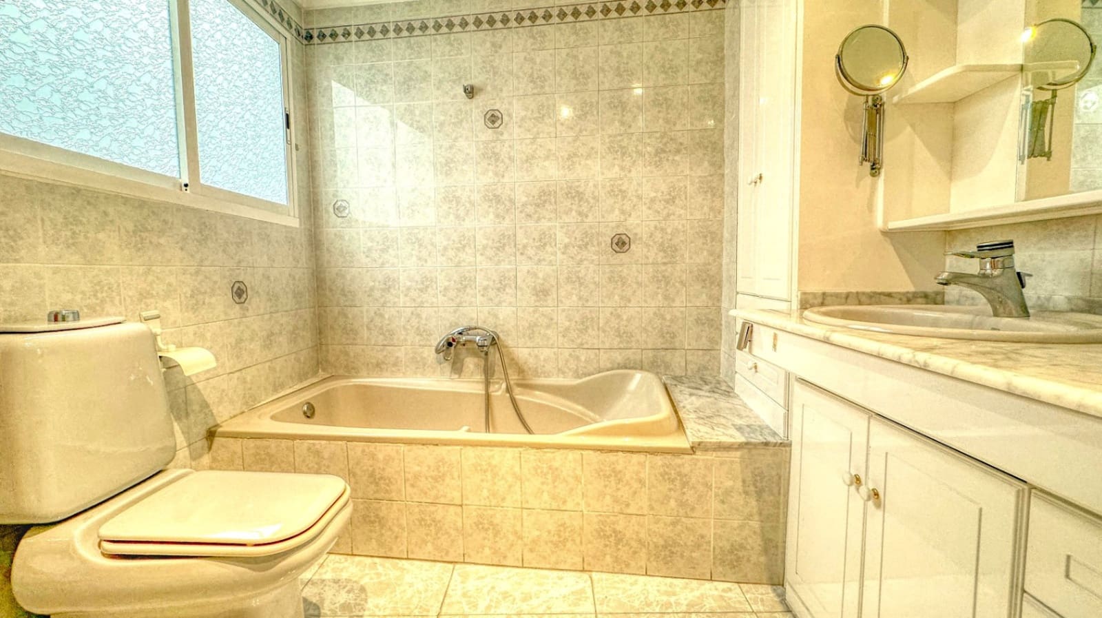 3 soveværelse Byhus til salg i Oliva med garage - € 269.000 (Ref: 9409017)