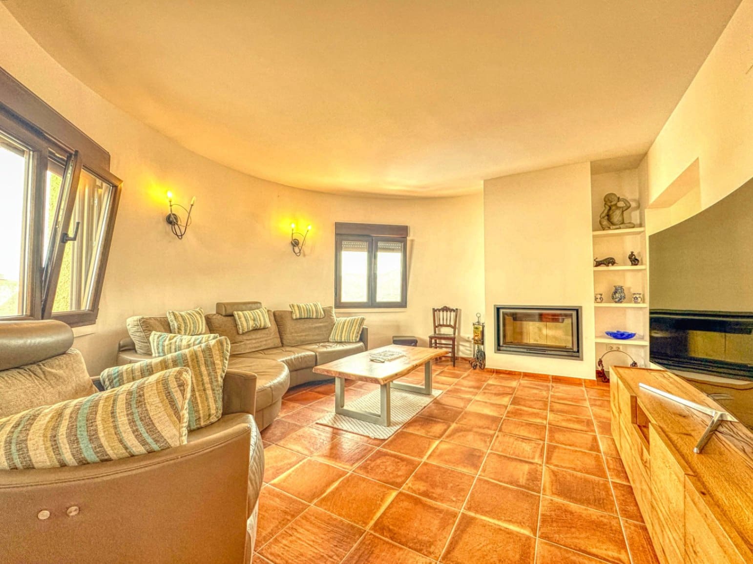 3 bedroom Villa for sale in L'Atzuvia with garage - € 550,000 (Ref: 9409018)