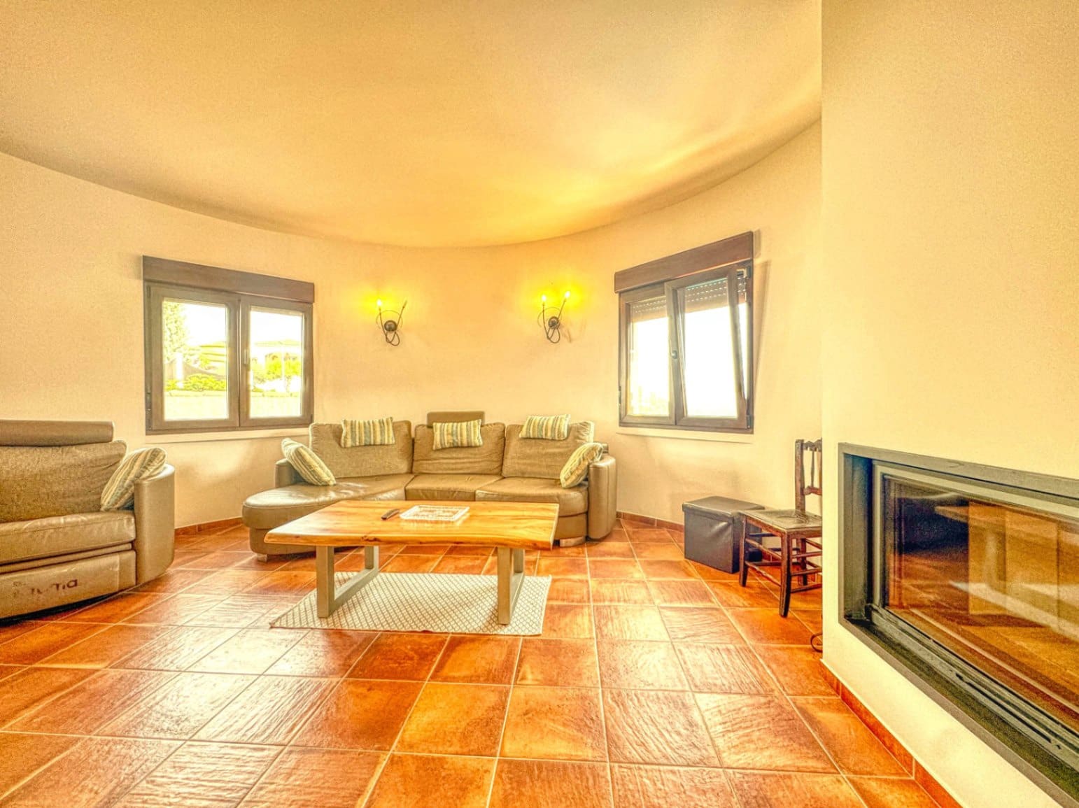 3 bedroom Villa for sale in L'Atzuvia with garage - € 550,000 (Ref: 9409018)