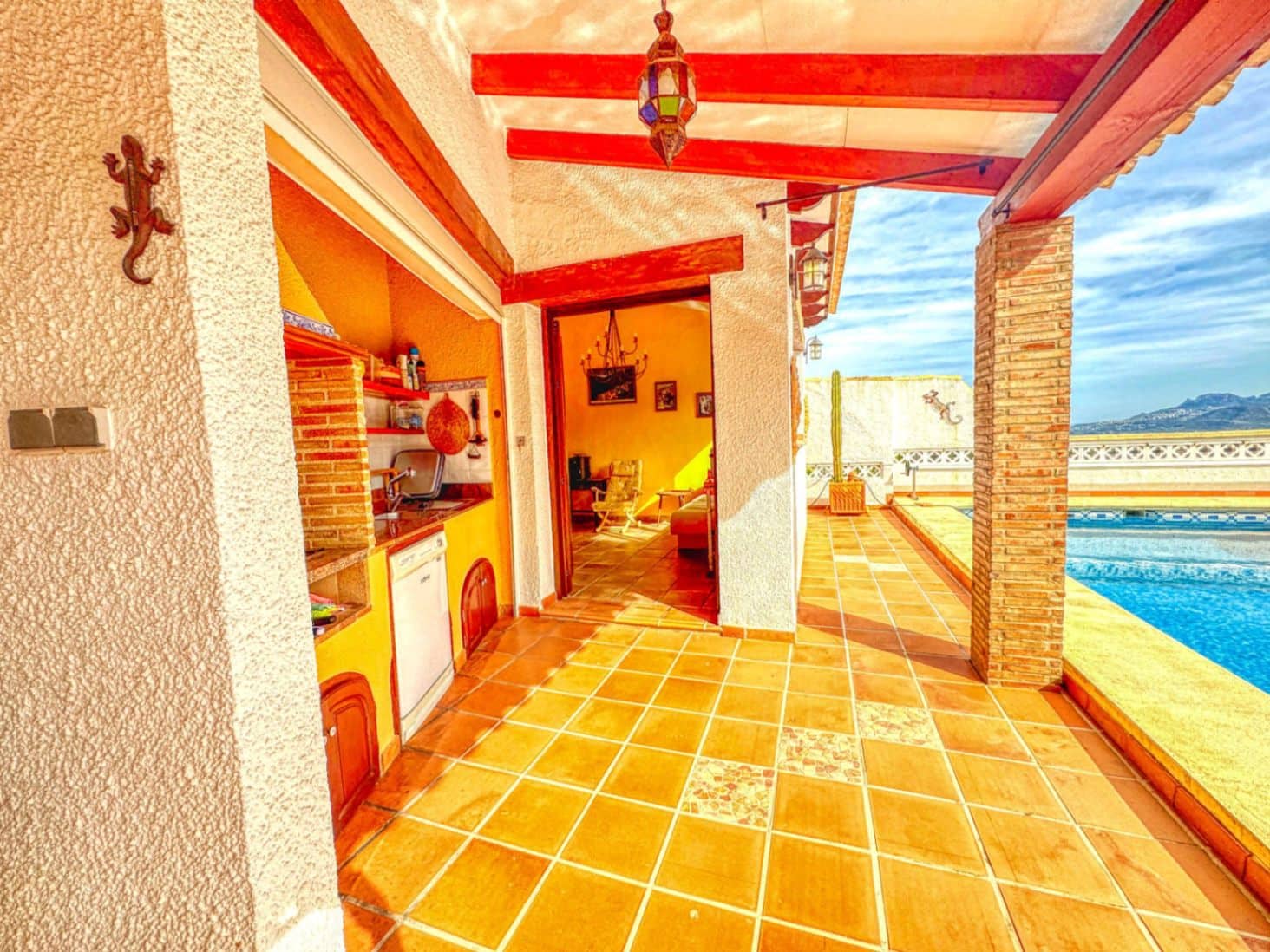 3 bedroom Villa for sale in L'Atzuvia with garage - € 550,000 (Ref: 9409018)