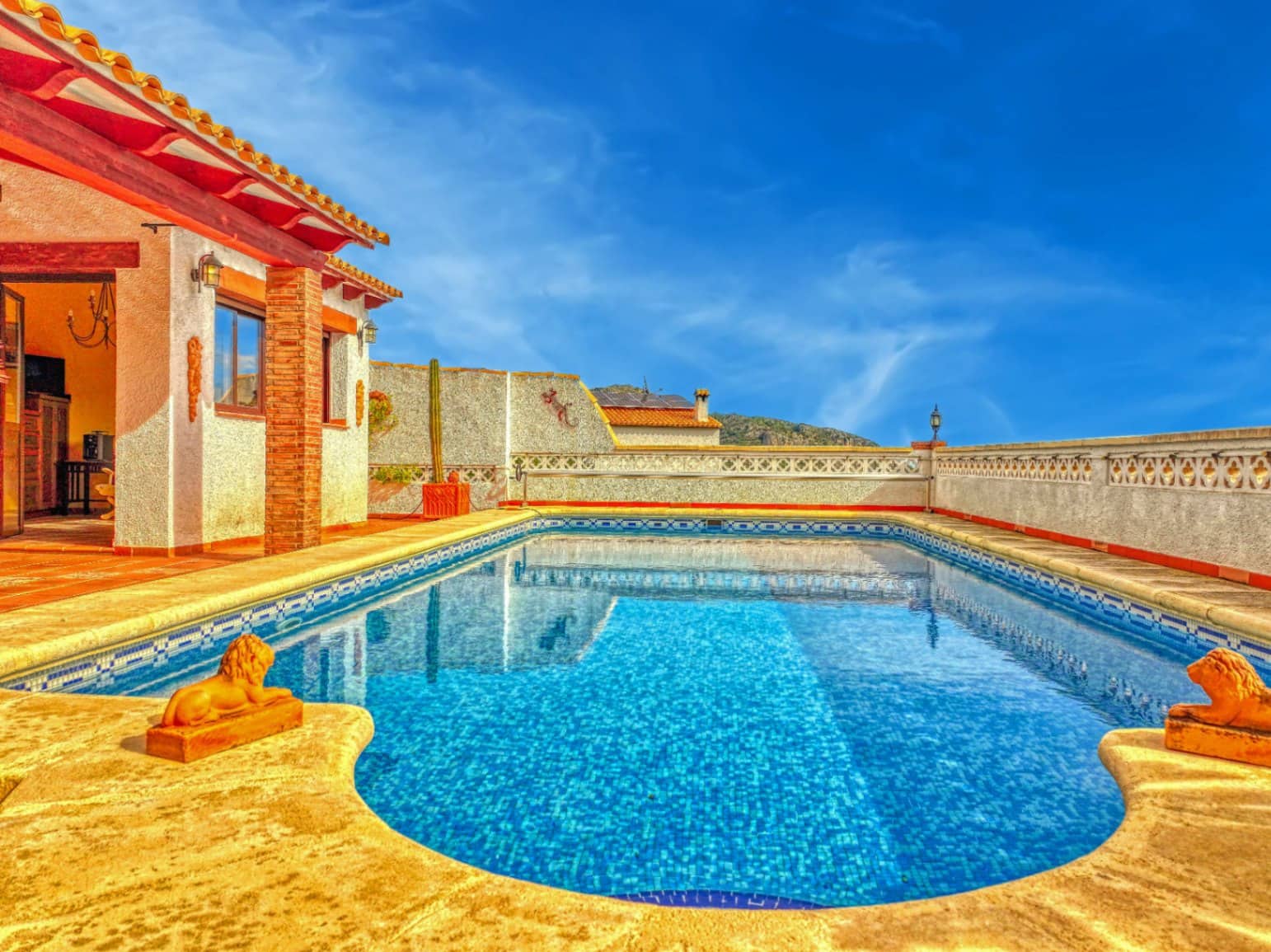 3 bedroom Villa for sale in L'Atzuvia with garage - € 550,000 (Ref: 9409018)