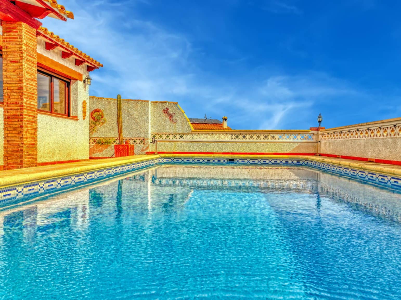 3 bedroom Villa for sale in L'Atzuvia with garage - € 550,000 (Ref: 9409018)