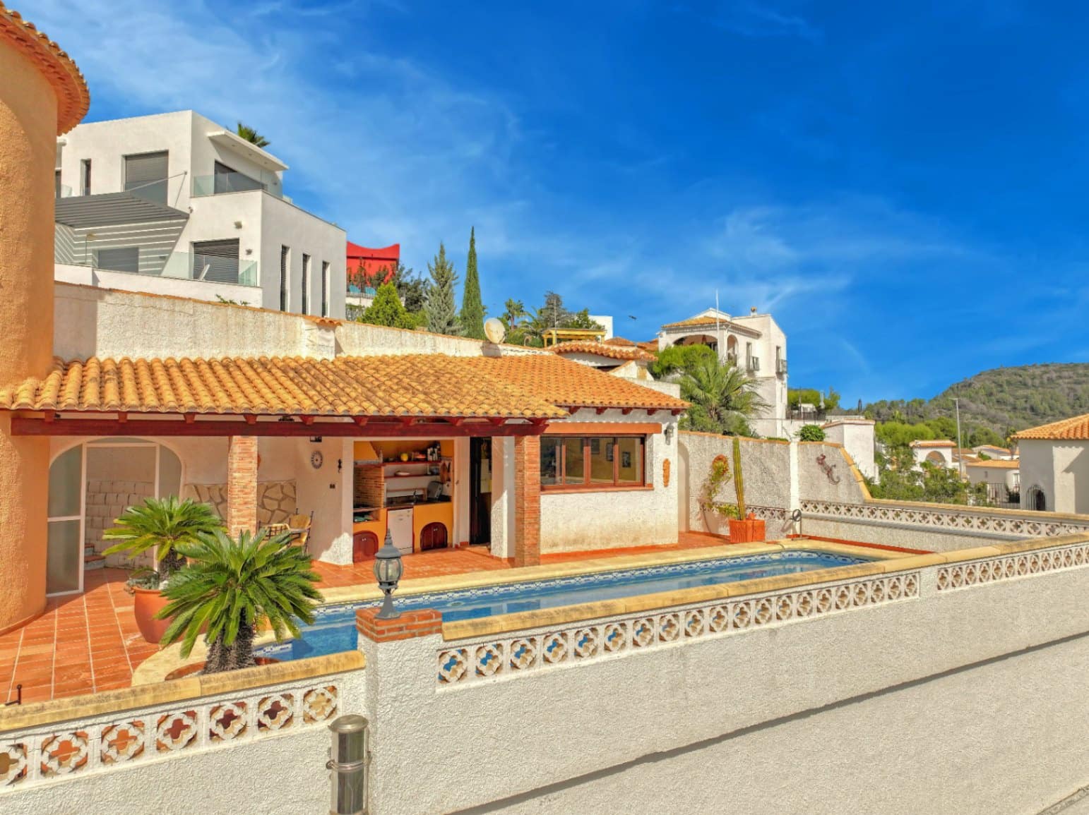 3 bedroom Villa for sale in L'Atzuvia with garage - € 550,000 (Ref: 9409018)