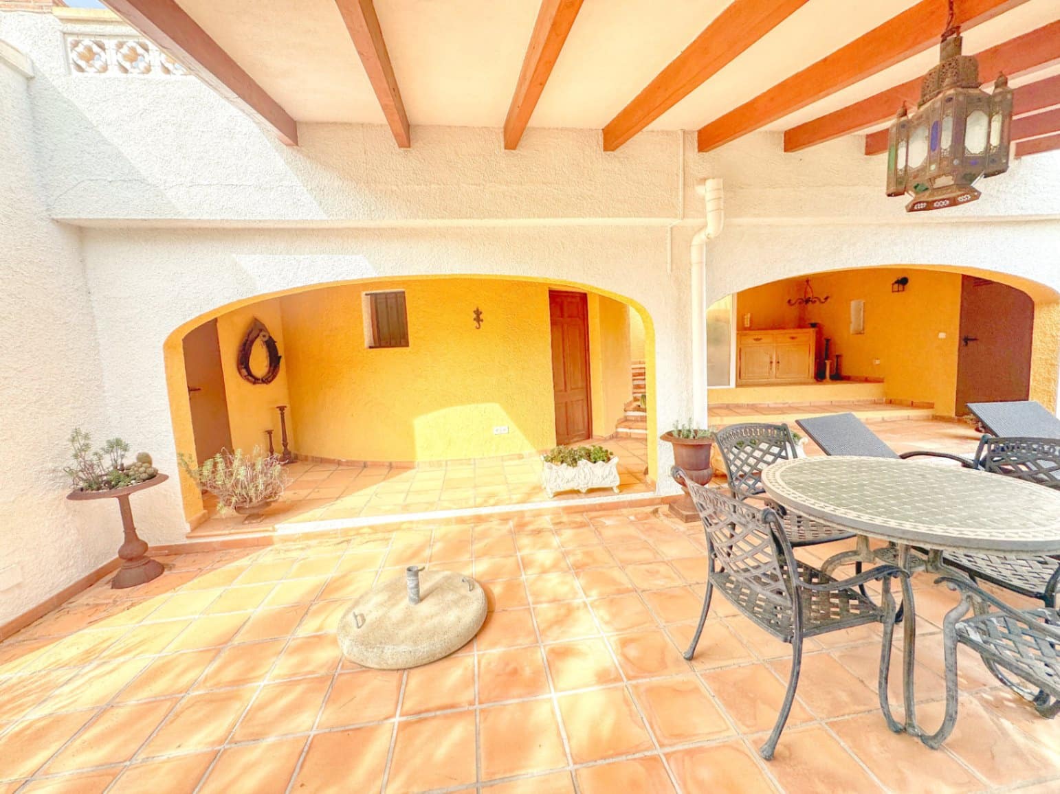 3 bedroom Villa for sale in L'Atzuvia with garage - € 550,000 (Ref: 9409018)