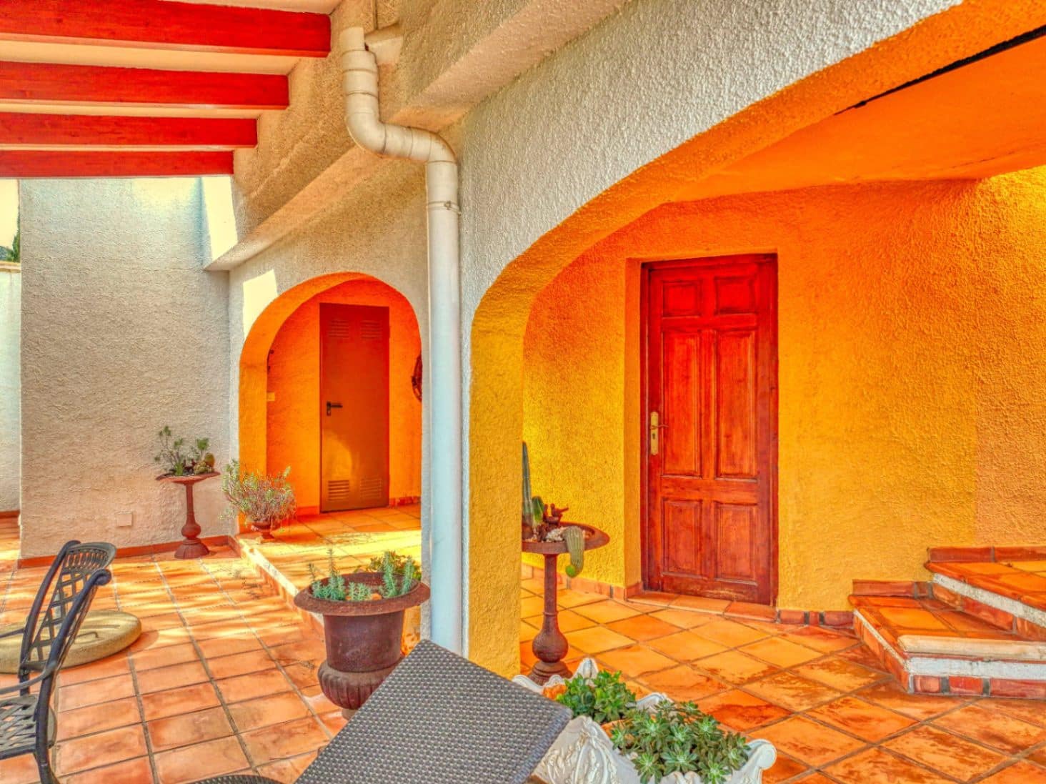 3 bedroom Villa for sale in L'Atzuvia with garage - € 550,000 (Ref: 9409018)