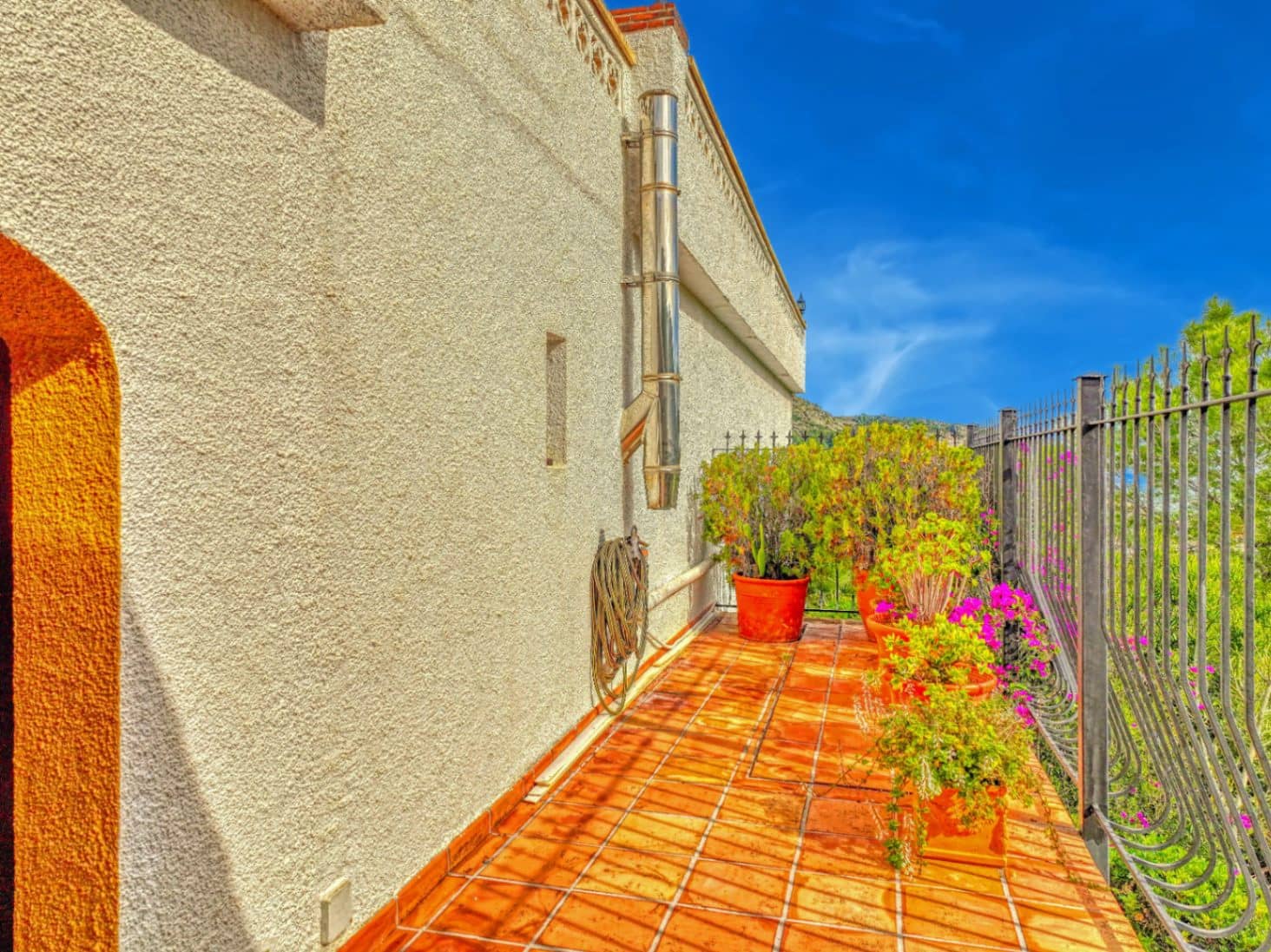 3 bedroom Villa for sale in L'Atzuvia with garage - € 550,000 (Ref: 9409018)