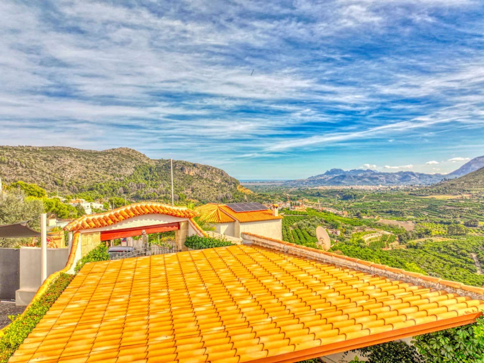 3 bedroom Villa for sale in L'Atzuvia with garage - € 550,000 (Ref: 9409018)