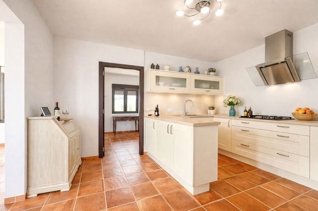 3 slaapkamer Villa te koop in L'Atzúvia met garage - € 550.000 (Ref: 9409018)