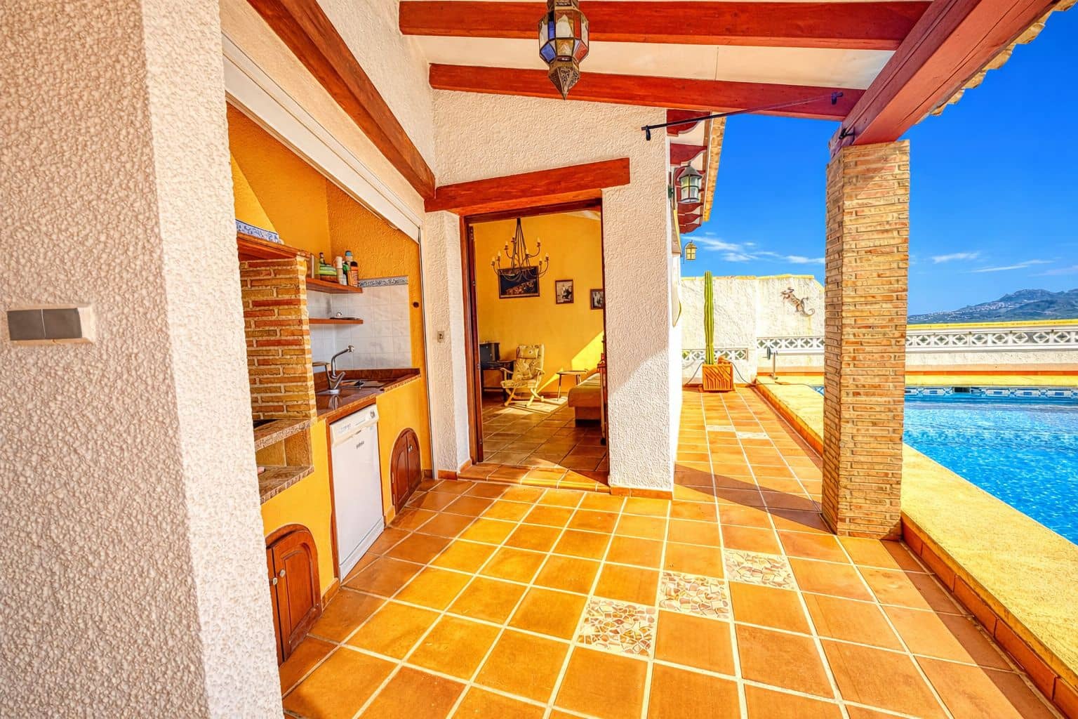 3 slaapkamer Villa te koop in L'Atzuvia met garage - € 550.000 (Ref: 9409018)