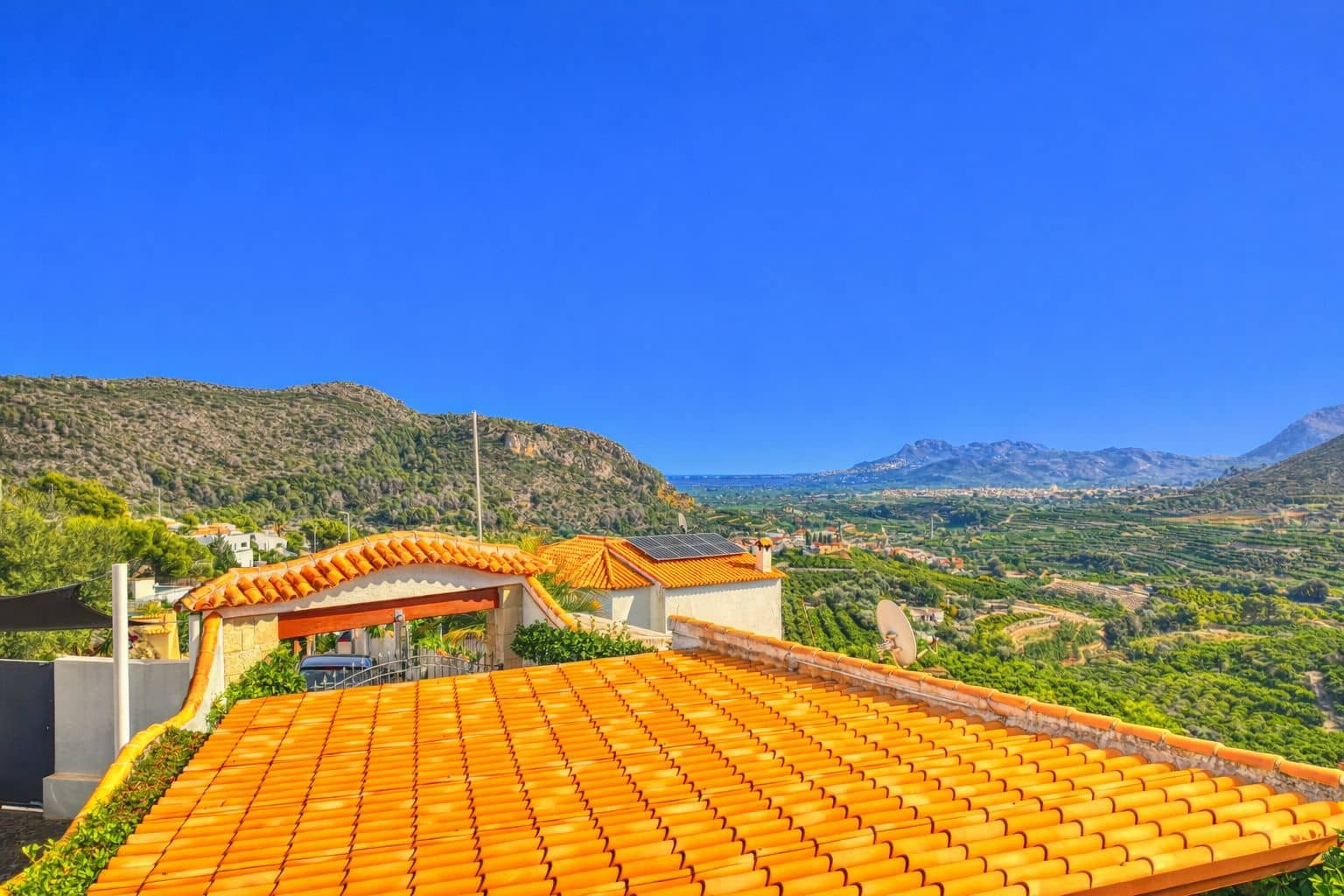 3 slaapkamer Villa te koop in L'Atzuvia met garage - € 550.000 (Ref: 9409018)