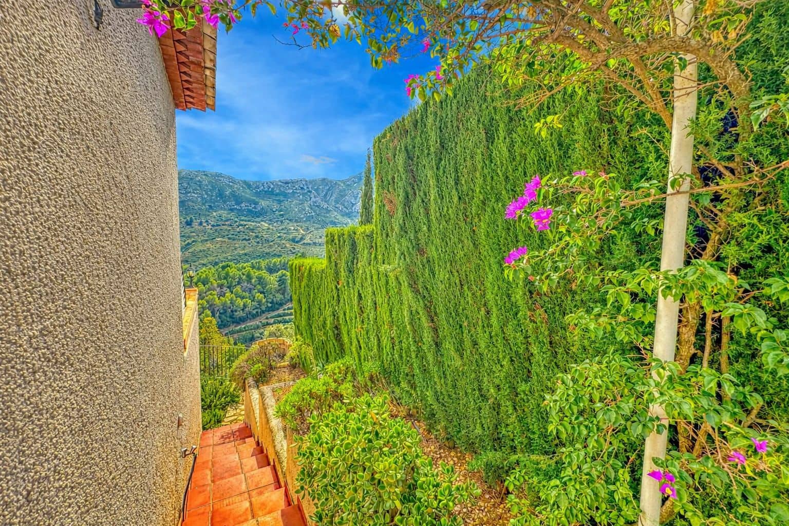 3 slaapkamer Villa te koop in L'Atzuvia met garage - € 550.000 (Ref: 9409018)