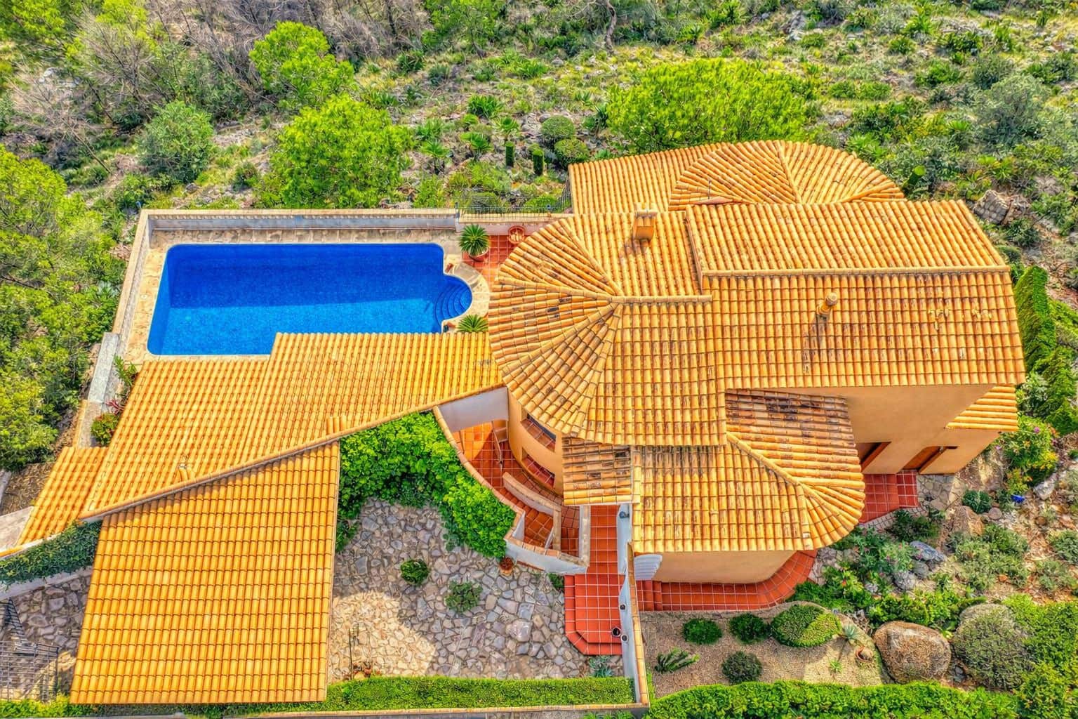 3 slaapkamer Villa te koop in L'Atzuvia met garage - € 550.000 (Ref: 9409018)