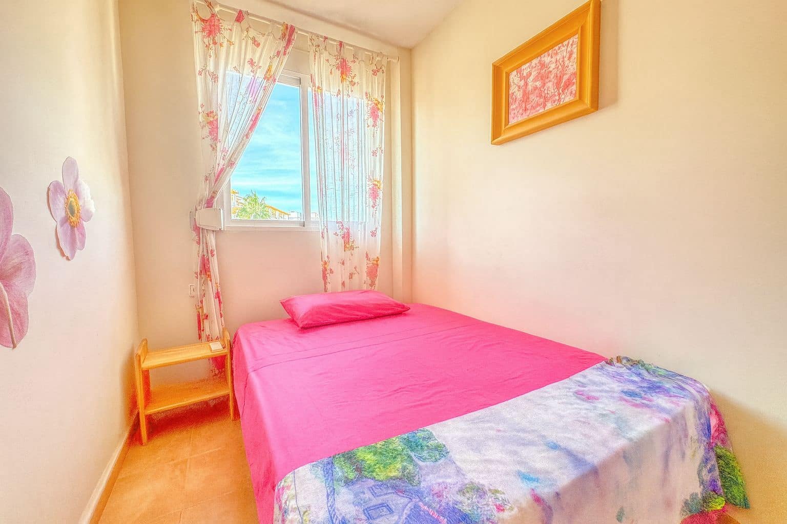 3 makuuhuone Paritalo myytävänä paikassa Oliva mukana 
autotalli - 315 000 € (Ref: 9409046)