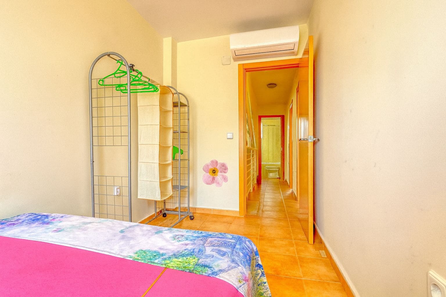 3 makuuhuone Paritalo myytävänä paikassa Oliva mukana 
autotalli - 315 000 € (Ref: 9409046)