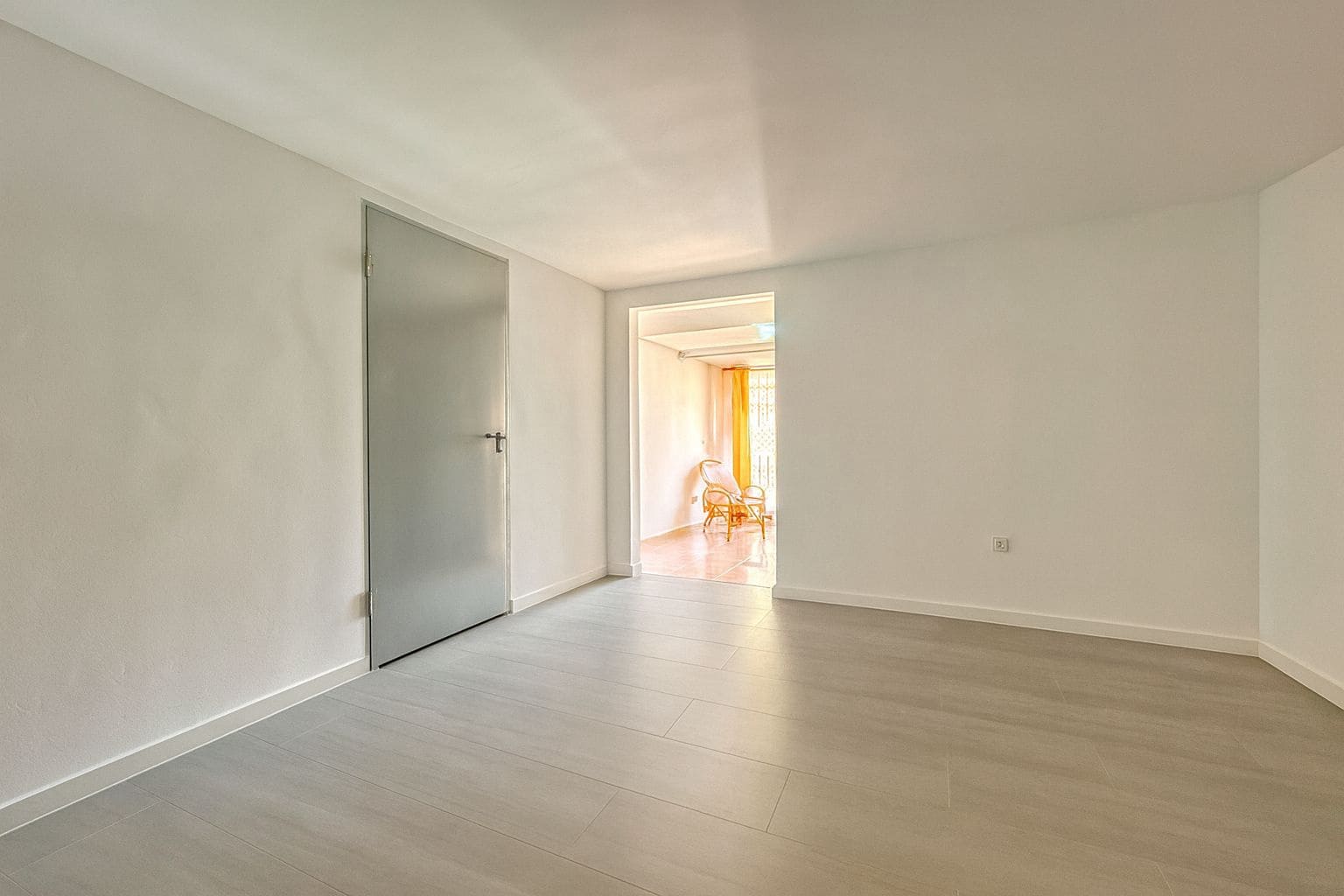 3 makuuhuone Paritalo myytävänä paikassa Oliva mukana 
autotalli - 315 000 € (Ref: 9409046)