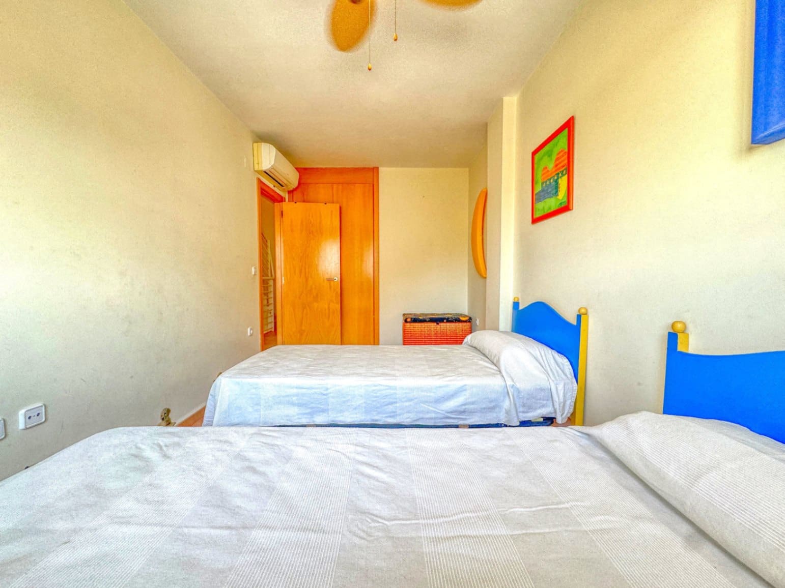 3 makuuhuone Paritalo myytävänä paikassa Oliva mukana 
autotalli - 315 000 € (Ref: 9409046)