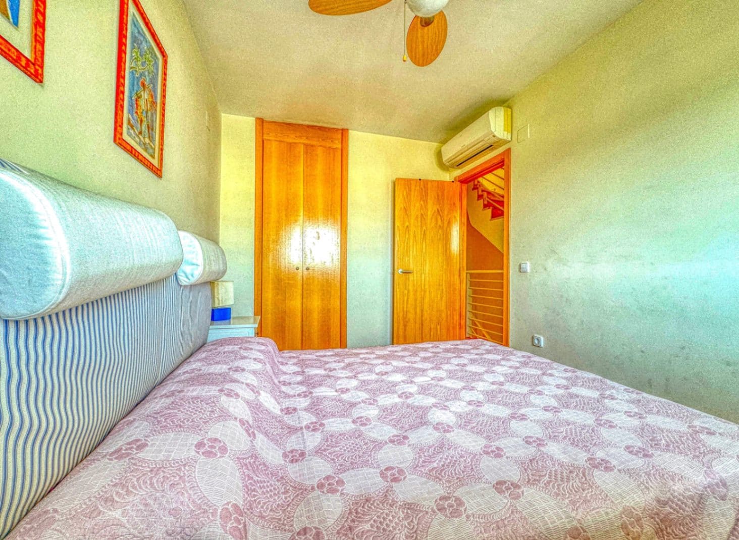 3 makuuhuone Paritalo myytävänä paikassa Oliva mukana 
autotalli - 315 000 € (Ref: 9409046)