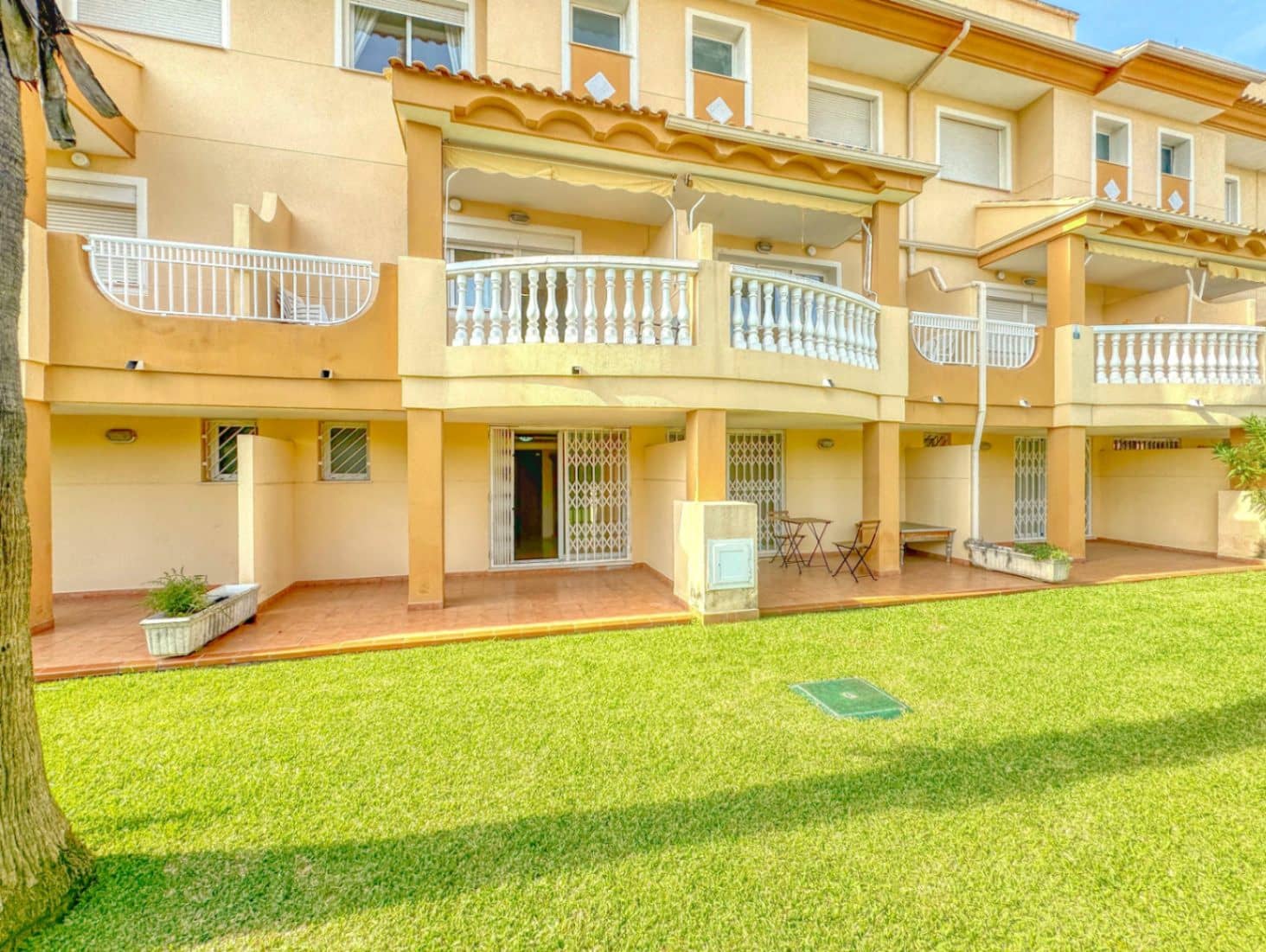 3 makuuhuone Paritalo myytävänä paikassa Oliva mukana 
autotalli - 315 000 € (Ref: 9409046)