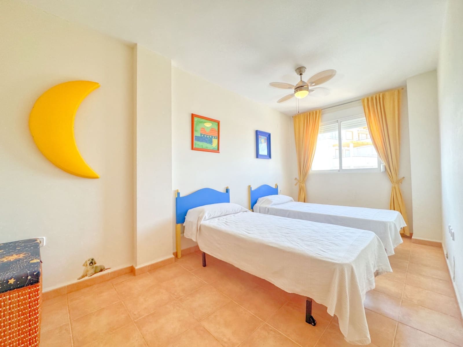 3 makuuhuone Paritalo myytävänä paikassa Oliva mukana 
autotalli - 315 000 € (Ref: 9409046)