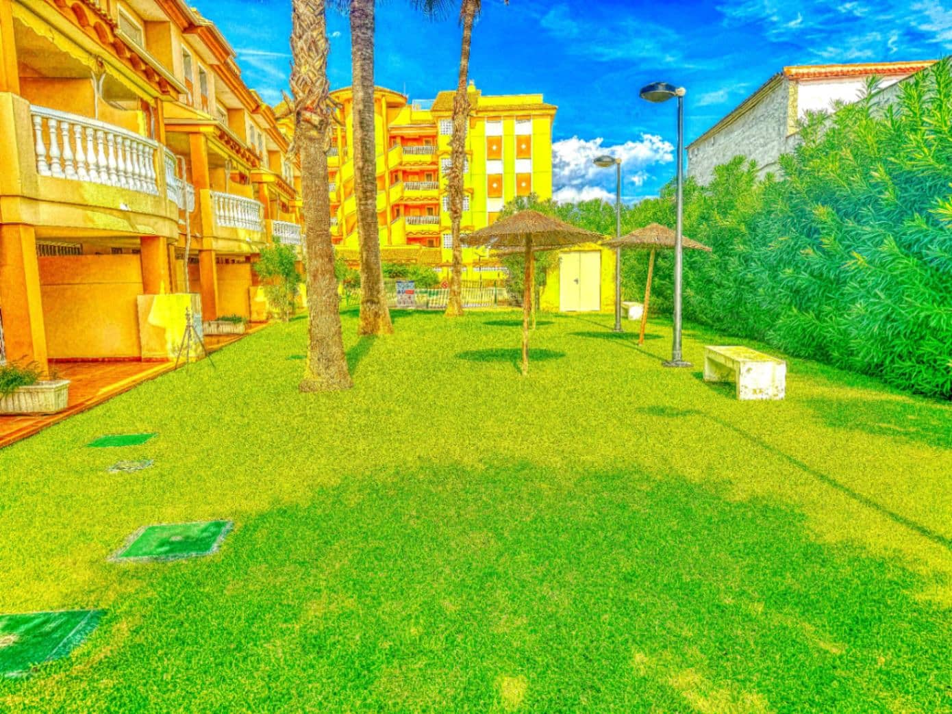 3 makuuhuone Paritalo myytävänä paikassa Oliva mukana 
autotalli - 315 000 € (Ref: 9409046)