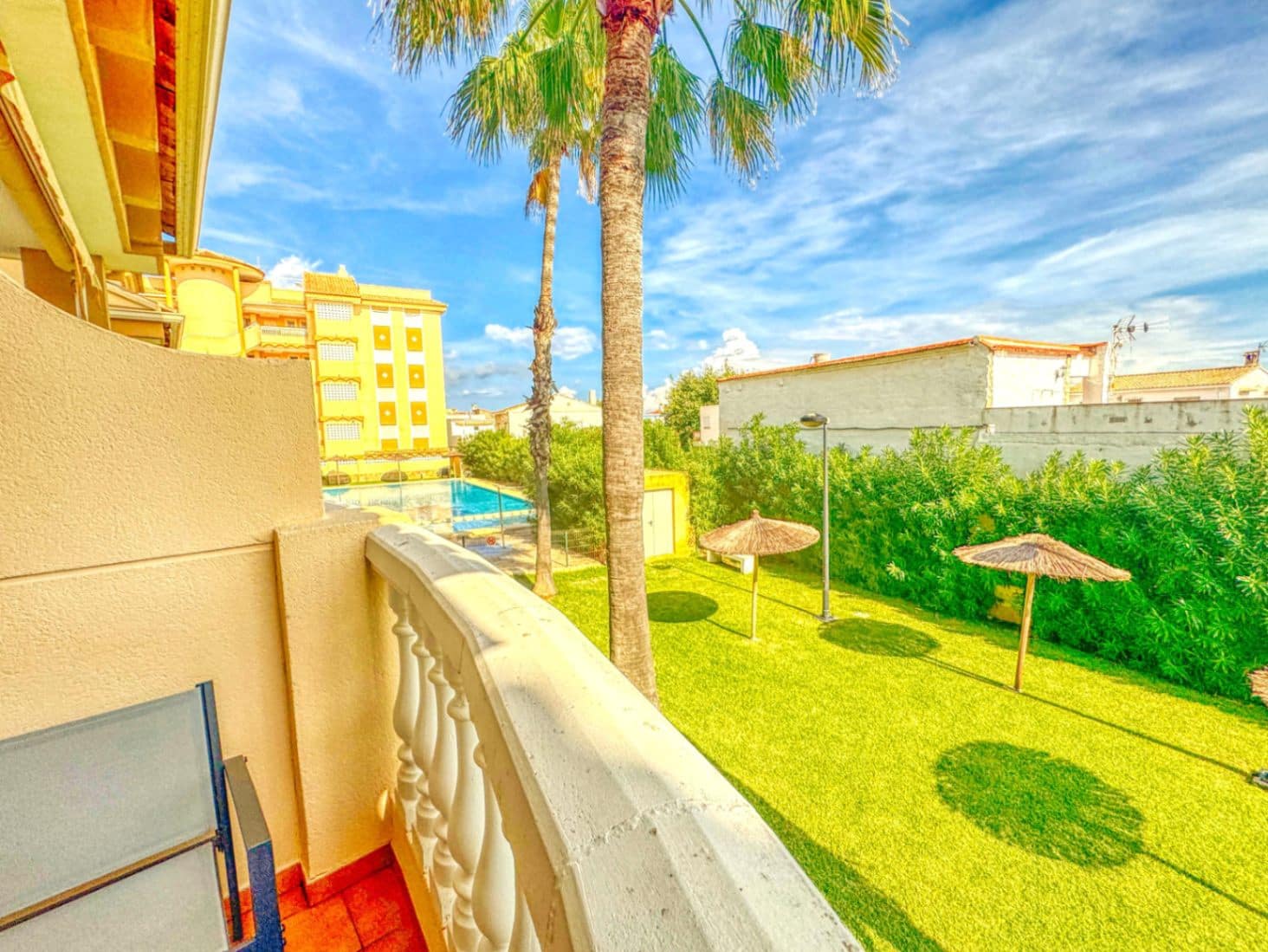 3 makuuhuone Paritalo myytävänä paikassa Oliva mukana 
autotalli - 315 000 € (Ref: 9409046)