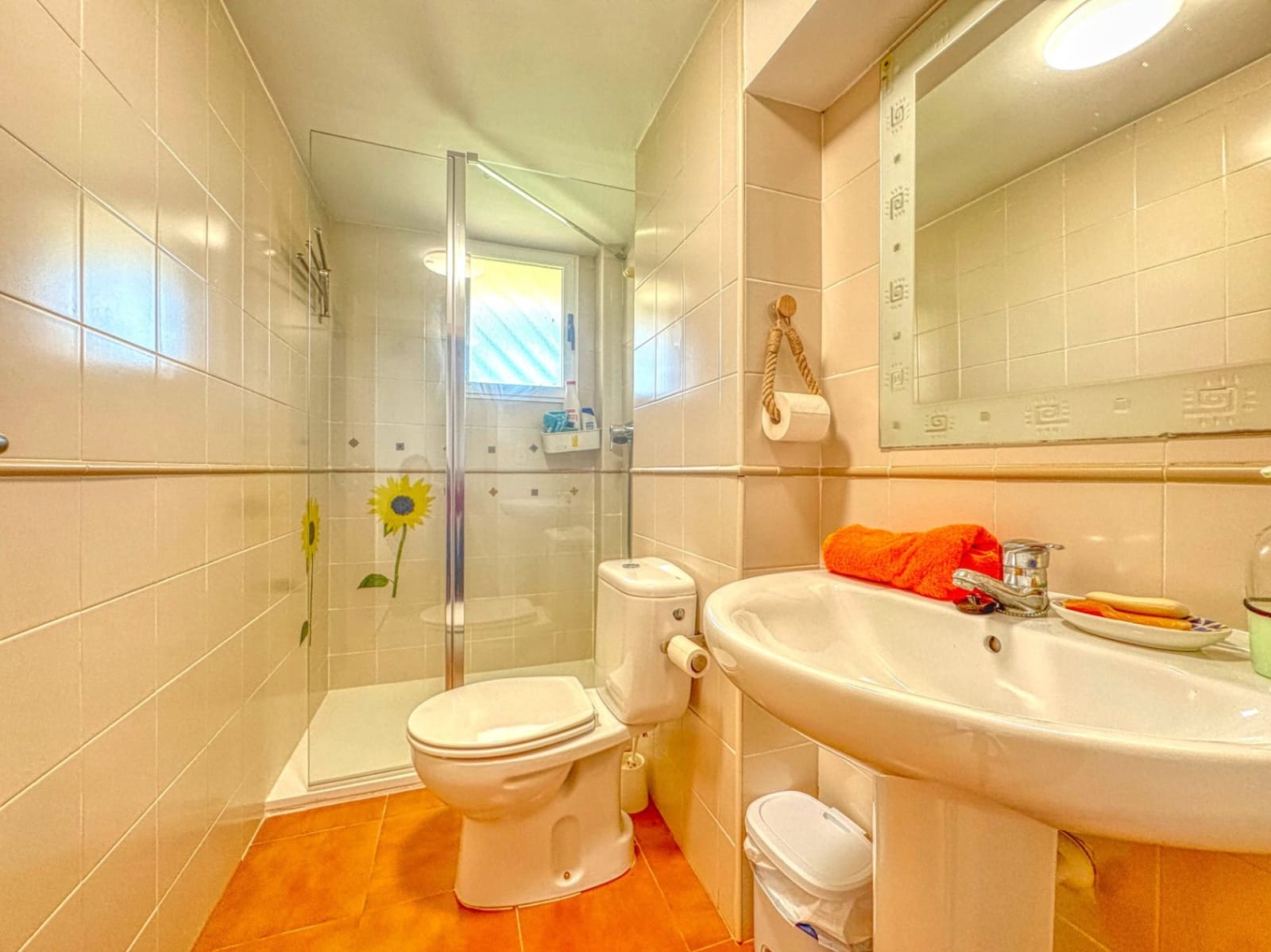 3 makuuhuone Paritalo myytävänä paikassa Oliva mukana 
autotalli - 315 000 € (Ref: 9409046)