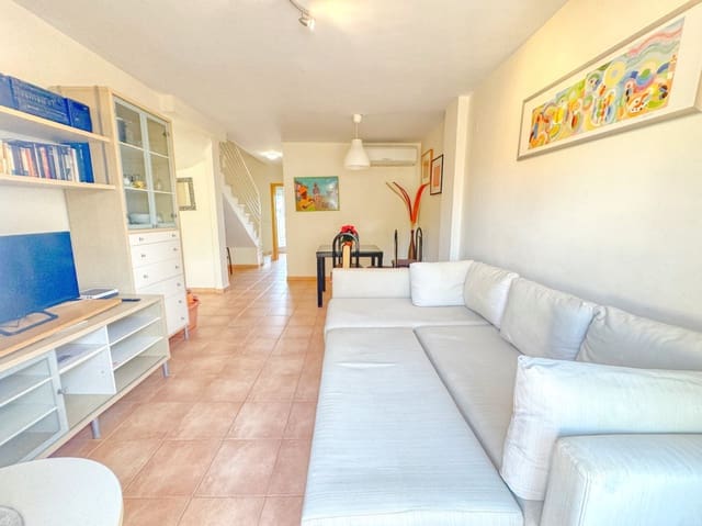 3 makuuhuone Paritalo myytävänä paikassa Oliva Nova, Oliva mukana 
autotalli - 315 000 € (Ref: 9409046)