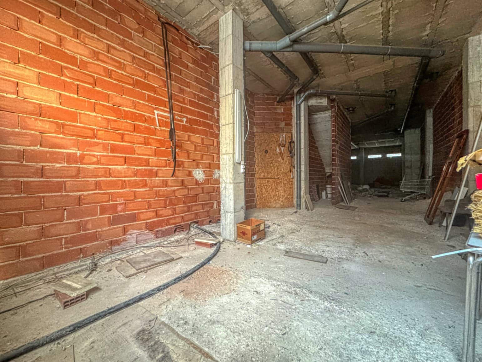 Commercial for sale in Pego - € 45,000 (Ref: 9441670)