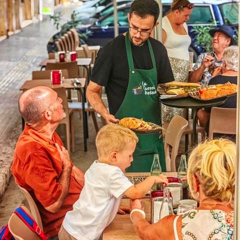 Restaurante/Bar para venda em Oliva Pueblo, Oliva - 210 000 € (Ref: 9442854)