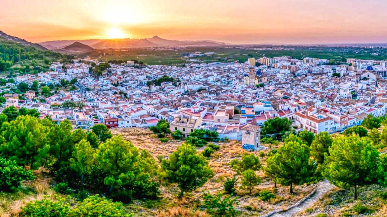 Restaurante/Bar para venda em Oliva - 210 000 € (Ref: 9442854)