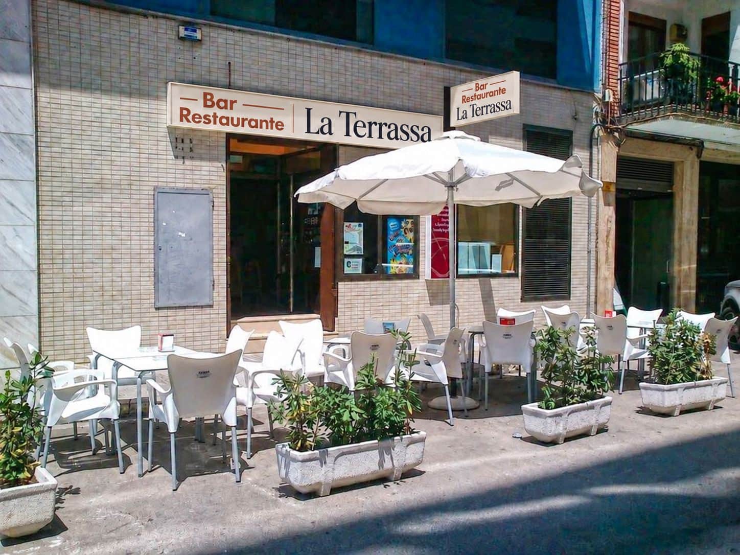 Restaurant/Bar for sale in Oliva - € 210,000 (Ref: 9442854)
