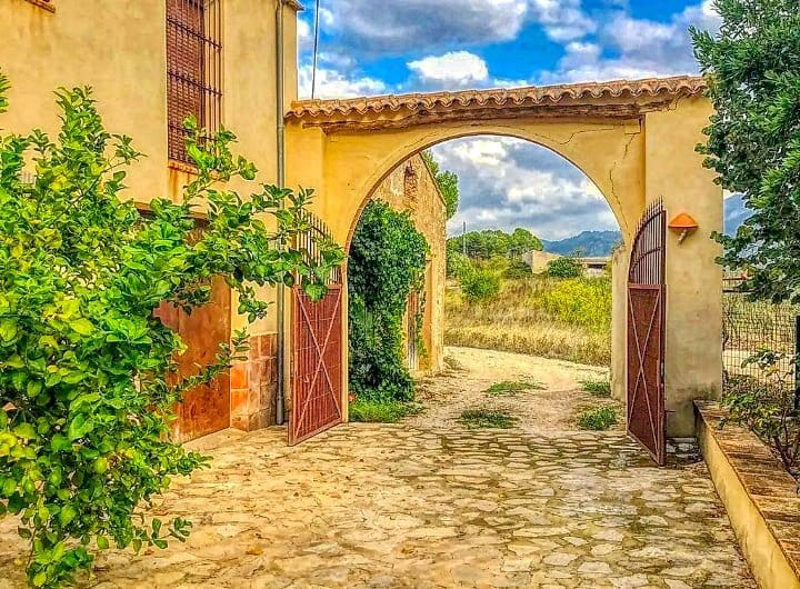 8 soveværelse Finca/Landehus til salg i Planes med swimmingpool garage - € 450.000 (Ref: 9451479)