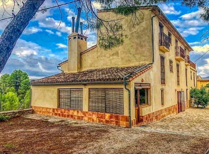 8 soveværelse Finca/Landehus til salg i Planes med swimmingpool garage - € 450.000 (Ref: 9451479)