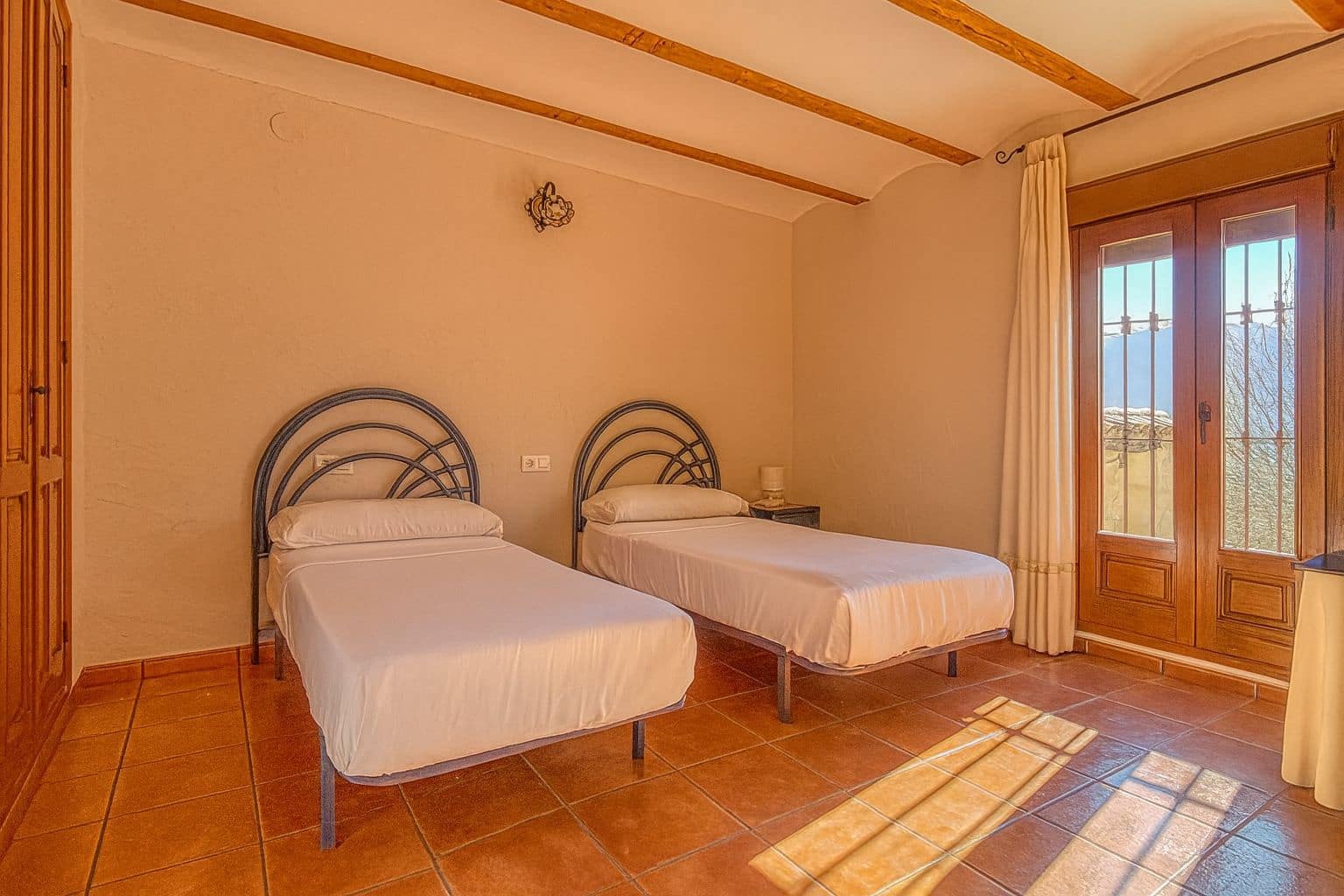 8 soveværelse Finca/Landehus til salg i Planes med swimmingpool garage - € 450.000 (Ref: 9451479)