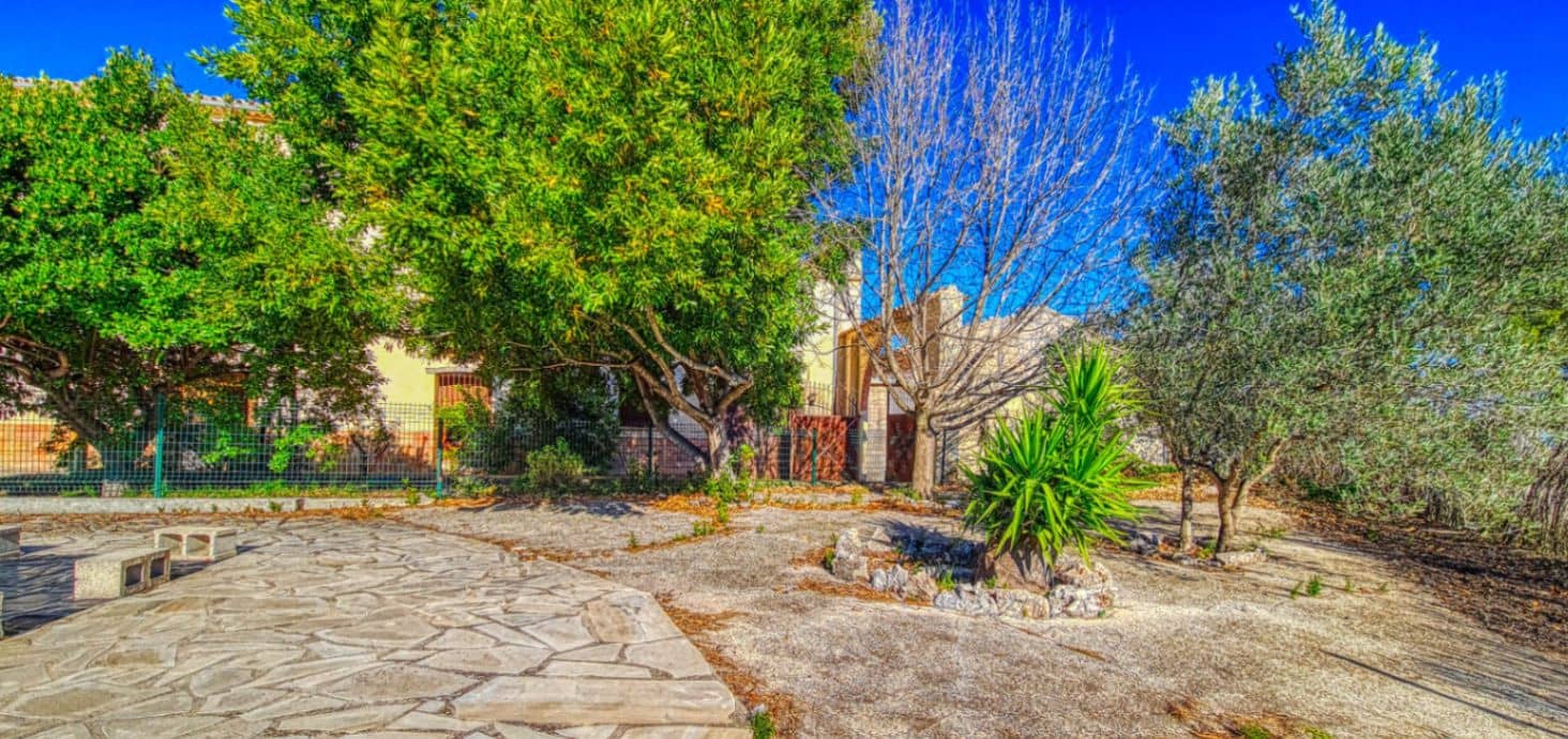 8 soveværelse Finca/Landehus til salg i Planes med swimmingpool garage - € 450.000 (Ref: 9451479)