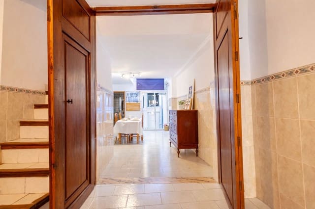 3 makuuhuone Omakotitalo myytävänä paikassa Pego mukana 
autotalli - 80 000 € (Ref: 9475760)