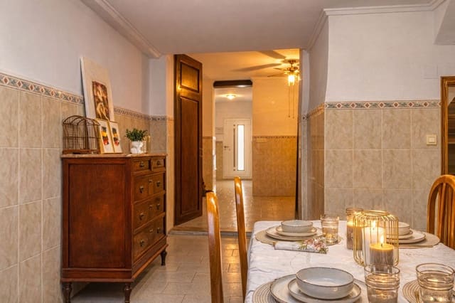 3 makuuhuone Omakotitalo myytävänä paikassa Pego mukana 
autotalli - 80 000 € (Ref: 9475760)