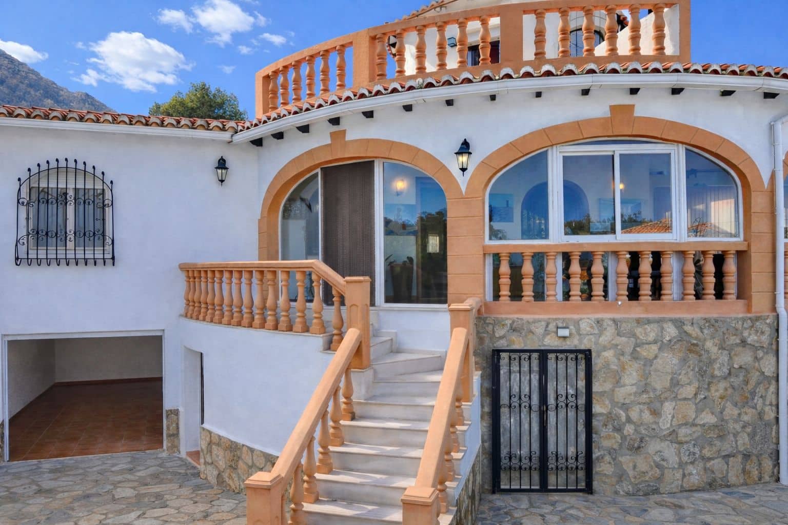 5 bedroom Villa for sale in Denia with pool garage - € 795,000 (Ref: 9478923)