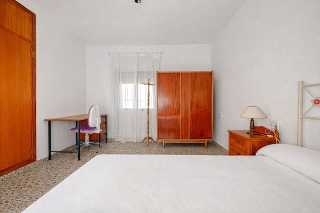 4 makuuhuone Omakotitalo myytävänä paikassa Pego - 185 000 € (Ref: 9596789)