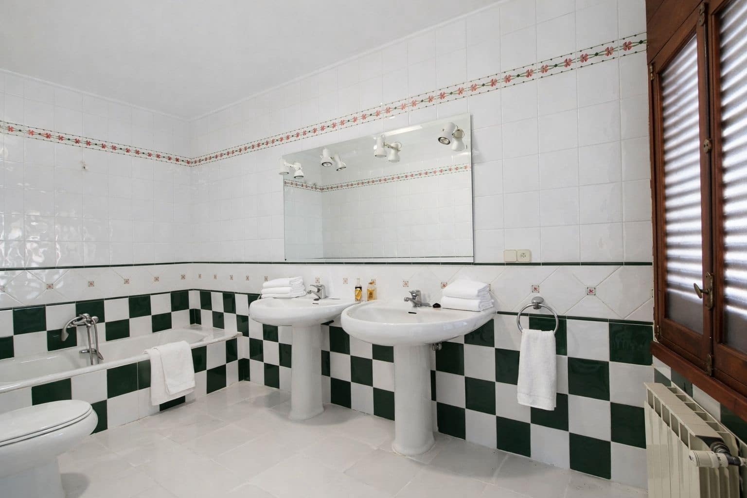 7 slaapkamer Villa te koop in Pego met zwembad garage - € 995.000 (Ref: 9660784)