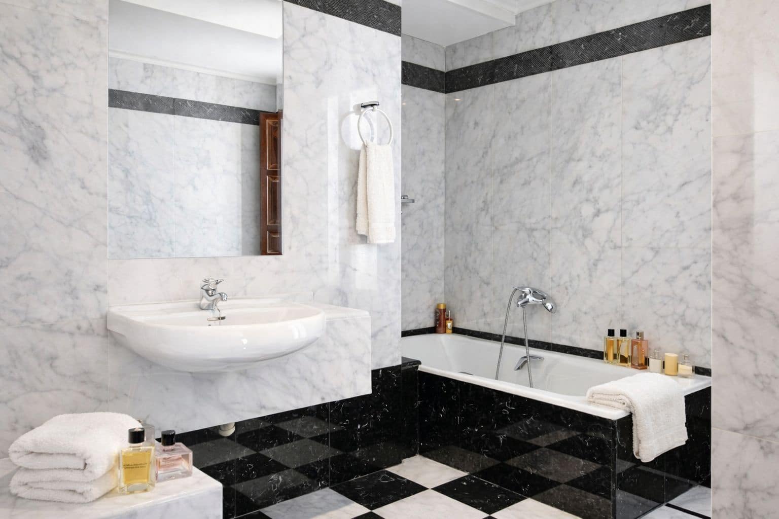 7 slaapkamer Villa te koop in Pego met zwembad garage - € 995.000 (Ref: 9660784)