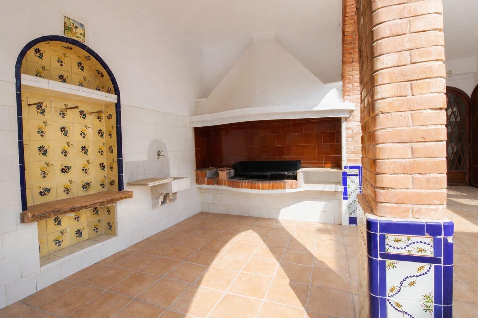 7 slaapkamer Villa te koop in Pego met zwembad garage - € 995.000 (Ref: 9660784)