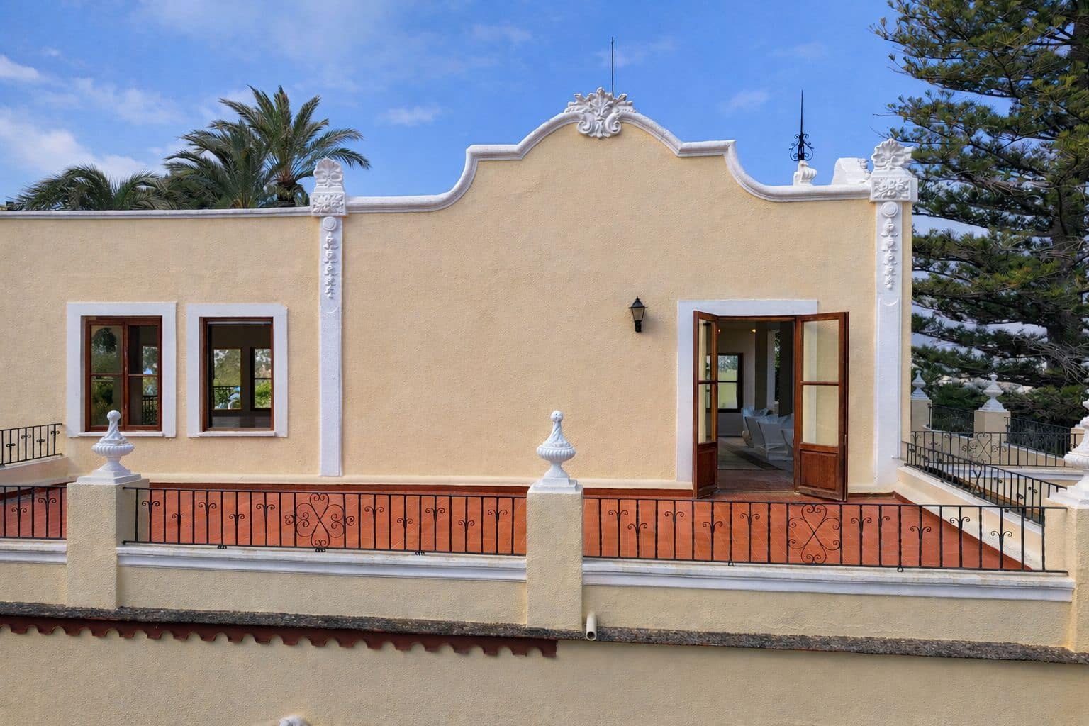 7 slaapkamer Villa te koop in Pego met zwembad garage - € 995.000 (Ref: 9660784)